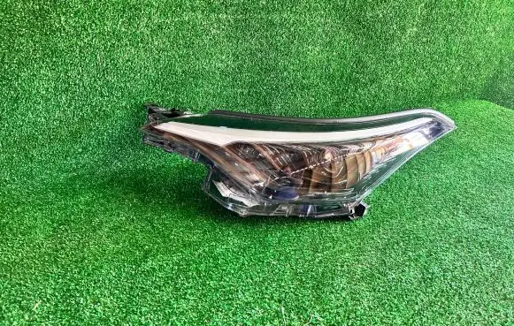 Toyota C-HR I Headlight/headlamp