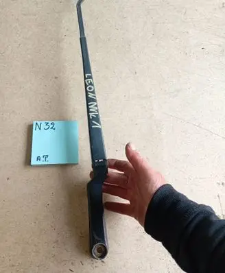 Seat Leon (1M) Front wiper blade arm 15698787