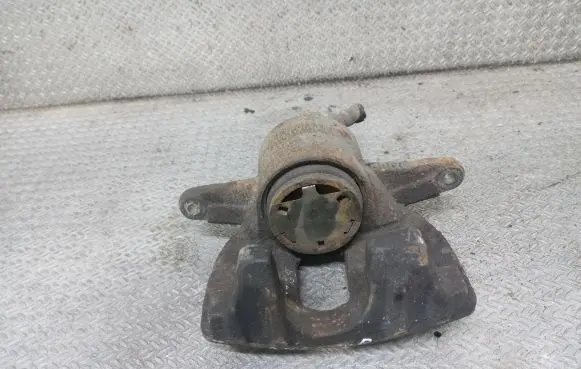 Toyota Corolla Verso AR10 Front brake caliper