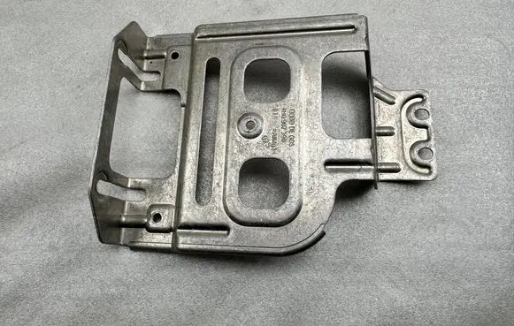Audi A8 S8 D4 4H Active stabilizer control/Valve assembly holder 4H0907390