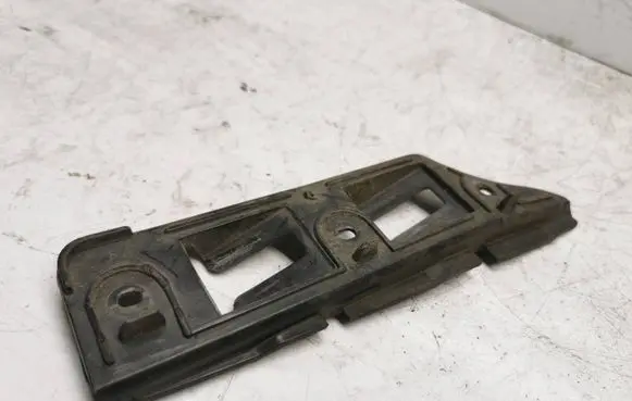 Volkswagen Golf V Front bumper mounting bracket 1k0607183