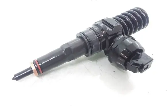 Volkswagen Golf V Fuel injector 038130073BN 0414720313