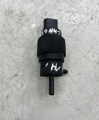 Audi A4 S4 B8 8K Windscreen/windshield washer pump 8K5955647