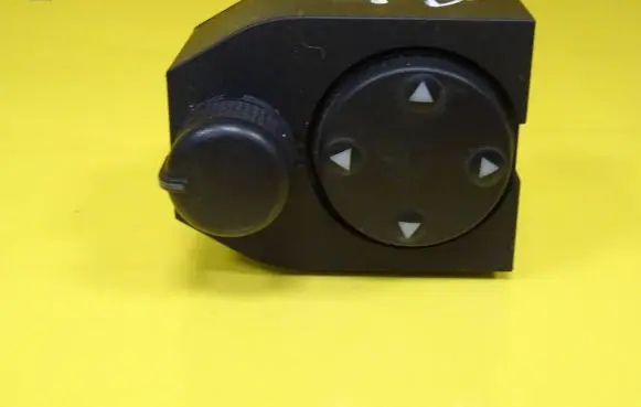 Wing mirror switch