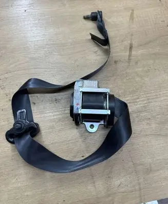 Ford Escape III Front seatbelt 624436700 006L000
