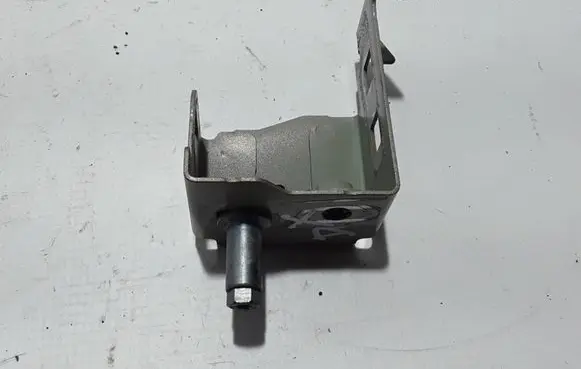 Renault Espace V (RFC) Fender mounting bracket 2350041R