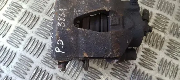 Volkswagen Golf Plus Front brake caliper