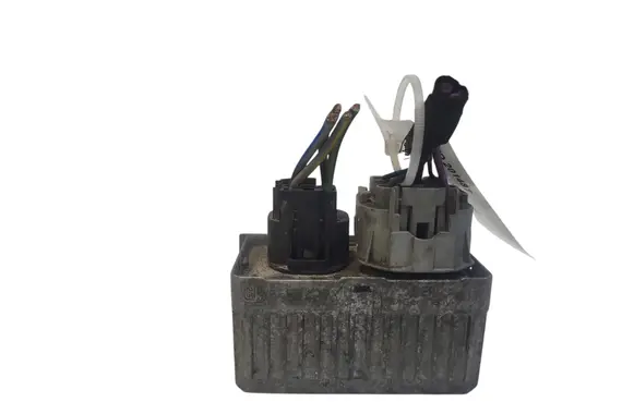 Opel Insignia A Glow plug pre-heat relay 55574293