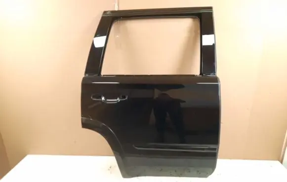 Cadillac Escalade IV Rear door