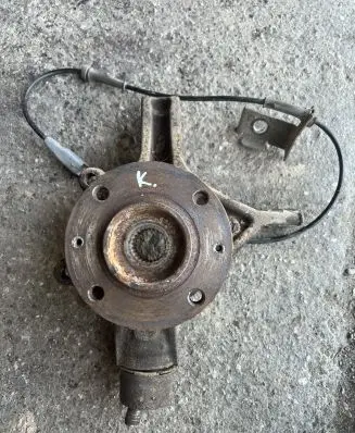 Peugeot 307 Front wheel hub spindle knuckle 