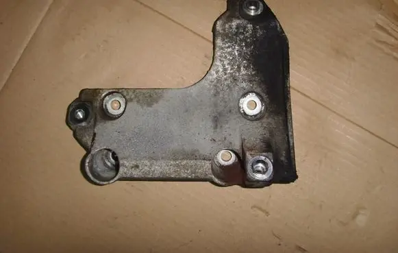 BMW 1 E81 E87 A/C compressor mount bracket 64557505980