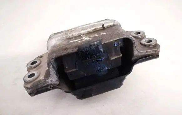 Volkswagen Touran I Engine mount bracket 1k0199555m