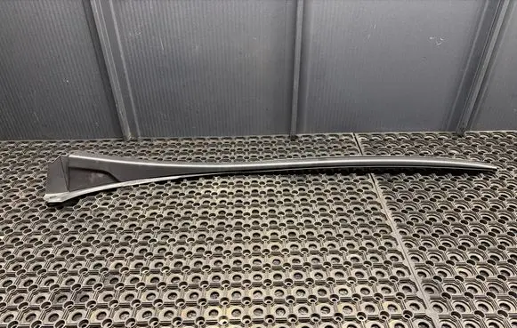 Opel Vivaro Windshield trim 727608750R