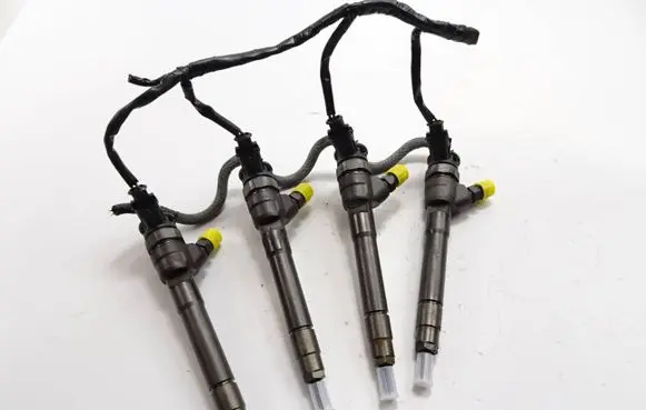 Nissan Qashqai+2 Fuel injector 0445110414