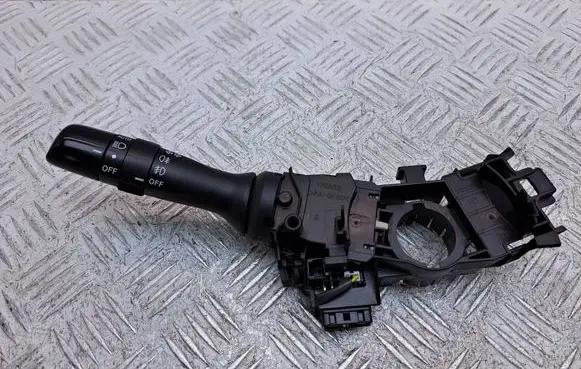 Toyota Auris 150 Indicator stalk 8414002330 02330 17F249