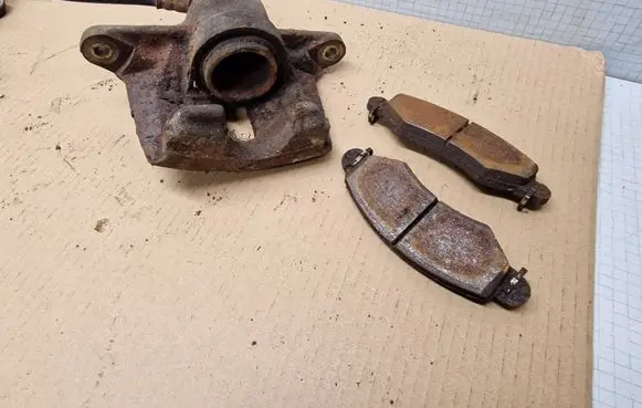 Opel Agila A Front brake caliper