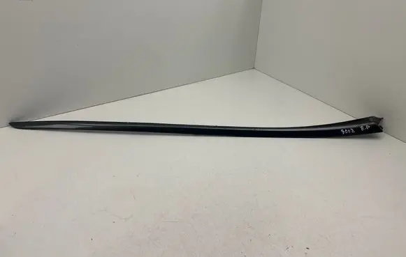 Peugeot 3008 I Windshield trim 