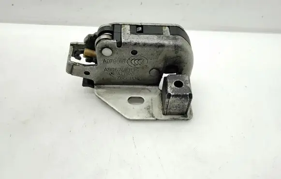 Loading door lock