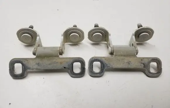 Chrysler Town & Country V Tailgate/trunk/boot hinge 858AB0362
