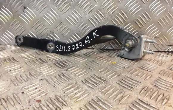 Tailgate/trunk/boot hinge