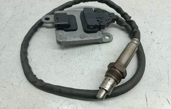 Mercedes-Benz C W205 Lambda probe sensor A0009053606 0009053606 5WK96682F
