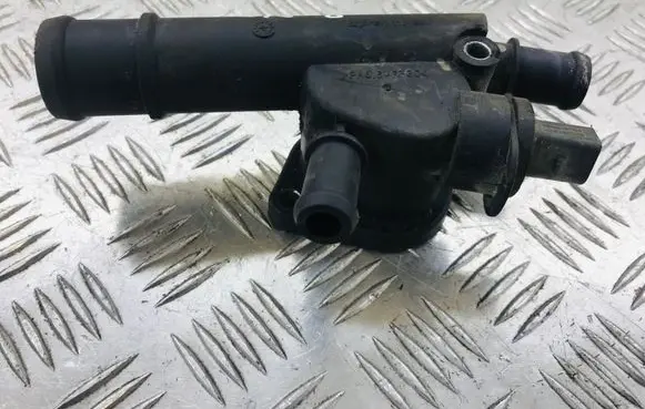 Volkswagen Golf V Engine coolant pipe/hose