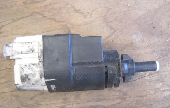 Renault Captur Brake pedal sensor switch 253206170R