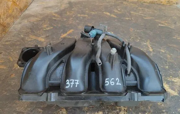 Suzuki Grand Vitara II Intake manifold 1311078K00