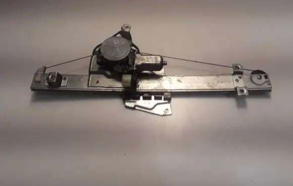 Mitsubishi Pajero Rear door manual window regulator 0620402220