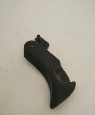 BMW 5 E39 Engine bonnet (hood) release handle 8226621