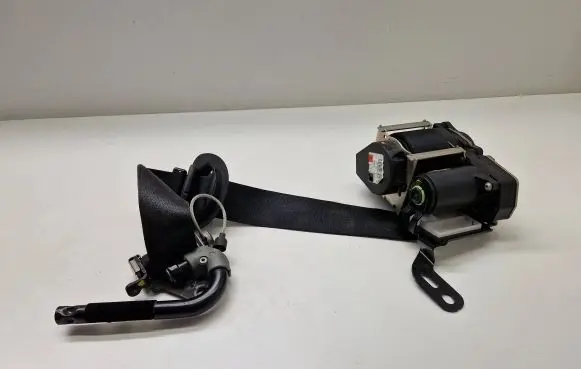 BMW 5 F10 F11 Front seatbelt 628640900 010L0000 3004