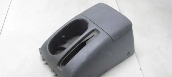 Suzuki XL7 I Glove box central console 75821-65D0