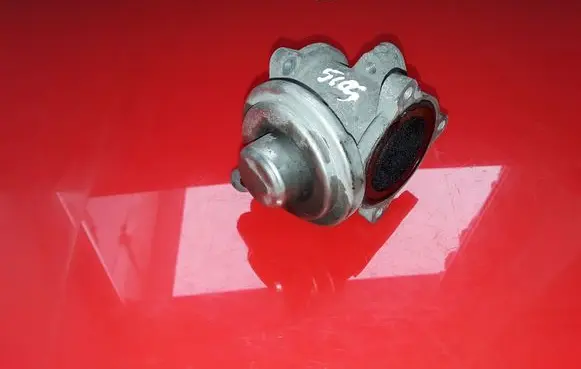 Volkswagen Polo IV 9N3 EGR valve 045131501K 045129637A 246715033