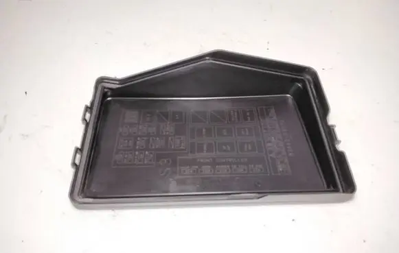 Lexus IS 220D-250-350 Fuse box cover 8266253070