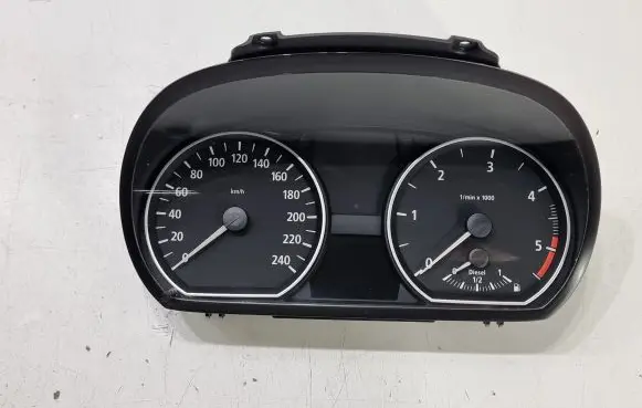 BMW 1 E81 E87 Speedometer (instrument cluster) 102495244