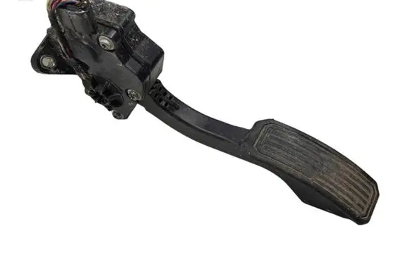 Toyota RAV 4 (XA30) Accelerator throttle pedal 7811042010 03J26C00787 1988007270