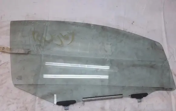 Toyota Yaris Front door window glass four-door