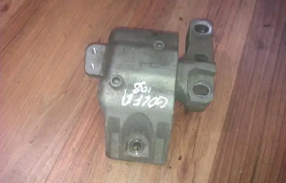 Volkswagen Golf IV Engine mount bracket 1j0199202