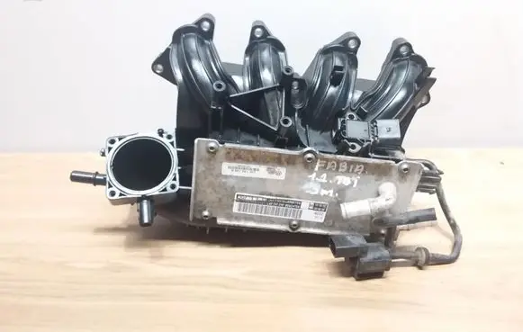 Skoda Fabia Mk2 (5J) Intake manifold 03F145749B