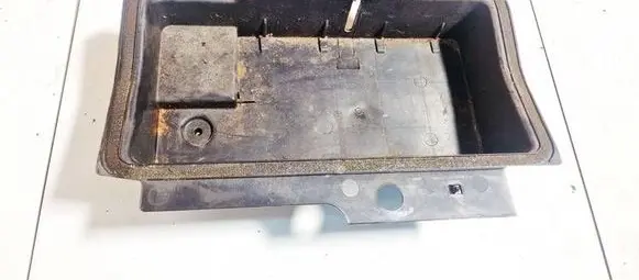Battery box tray