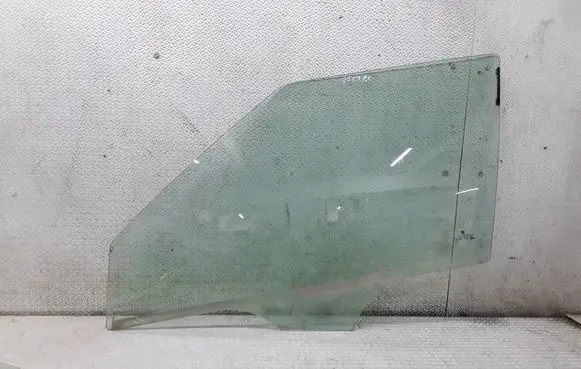 Skoda Fabia Mk2 (5J) Front door window glass four-door