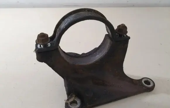 Ford C-MAX I Driveshaft support bearing bracket 7M513K305CC