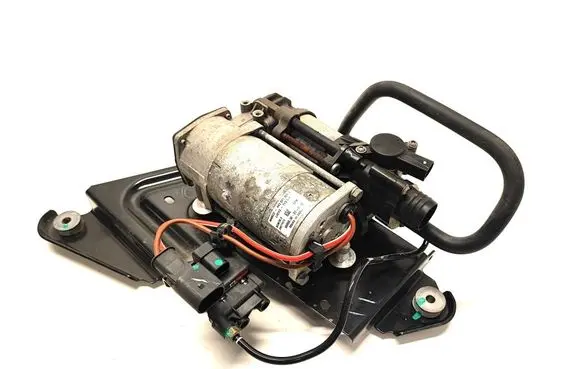 BMW 4 G22 G23 G24 G26 Air suspension compressor/pump 6894450