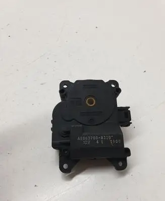 Toyota RAV 4 (XA20) Air flap motor/actuator AE0637008320 1900