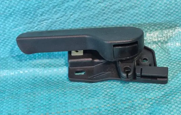 Skoda Octavia Mk2 (1Z) Engine bonnet (hood) release handle 1J1823633 PA6GF25