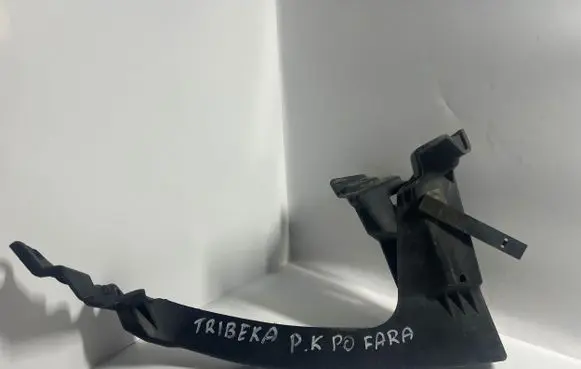 Subaru B9 Tribeca Headlight/headlamp mounting bracket