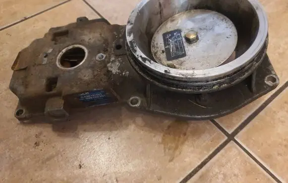 Audi 80 90 B3 Fuel distributor 0438121011 026133353