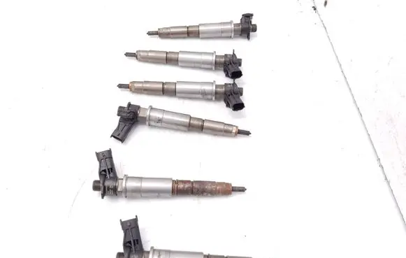 Renault Laguna III Fuel injectors set 0445115047
