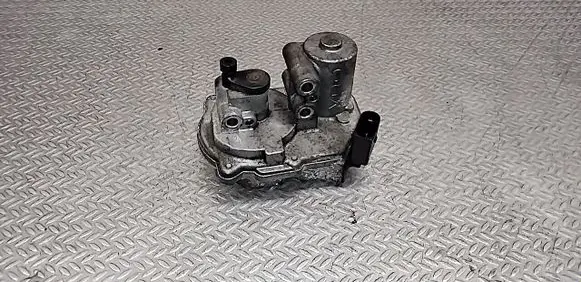 Audi A8 S8 D3 4E Intake manifold valve actuator/motor 057129086H
