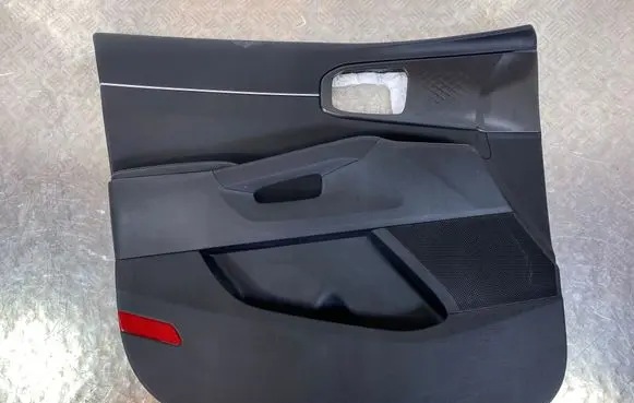 KIA Sorento IV Front door card panel trim